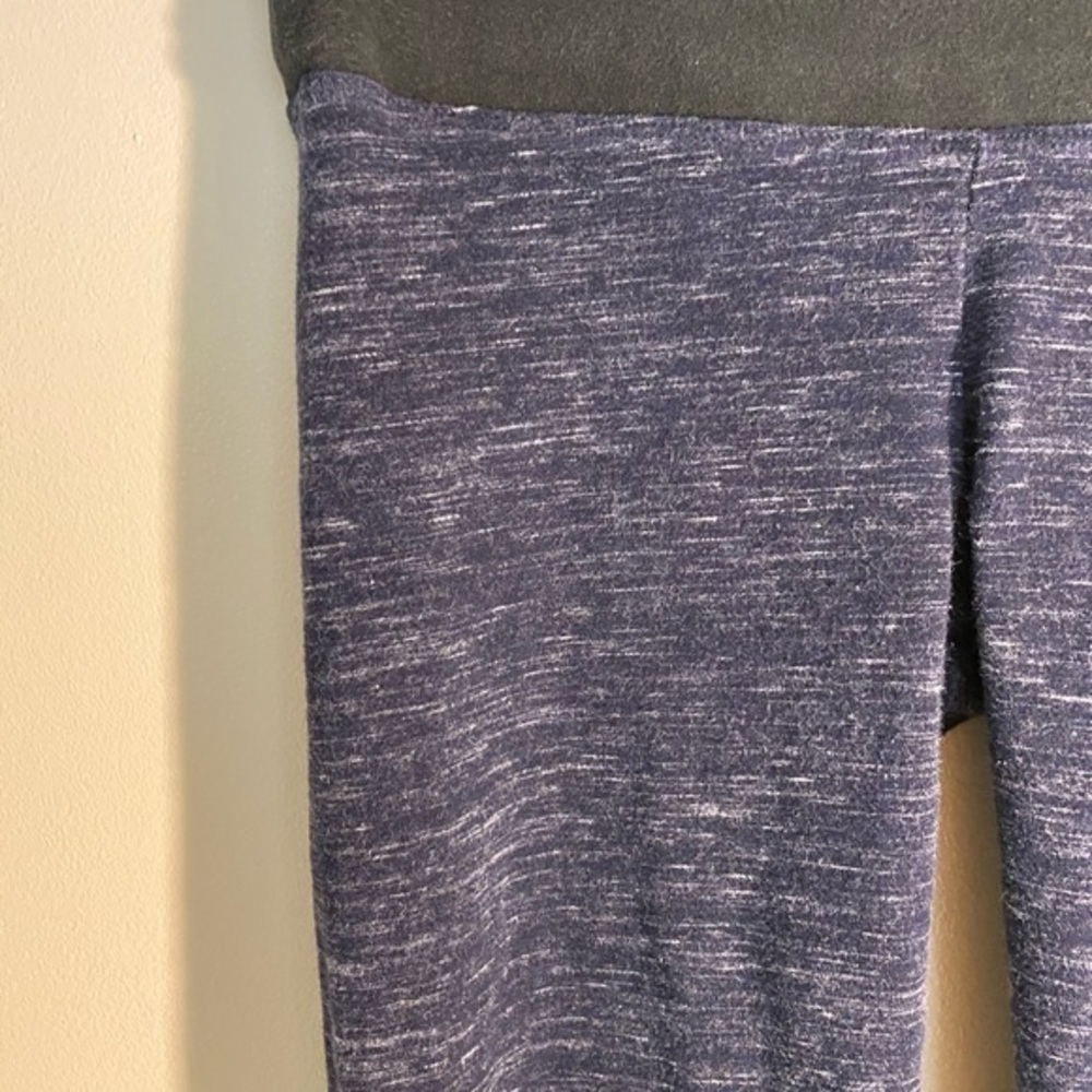 Women’s PINK Yoga Pants/Leggings by Victoria Secret - Picture 4 of 7